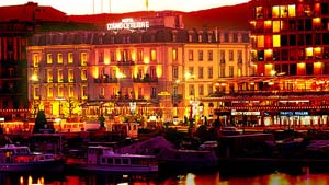 Hotel d'Angleterre at night in Geneva